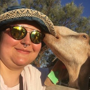 Meet your Posher, Veronica